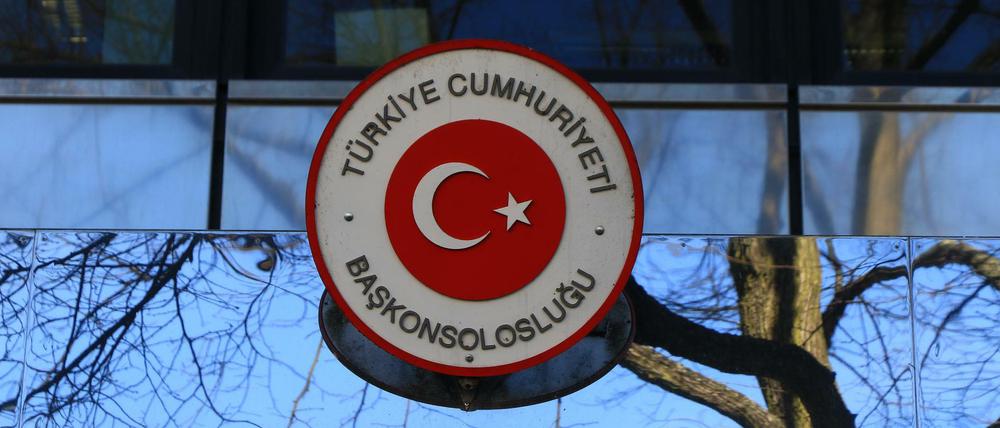Seit rund 50 Jahren schickt die Türkei Lehrer nach Deutschland. Jetzt will sie auch über eigene Schulen Einfluss nehmen.
