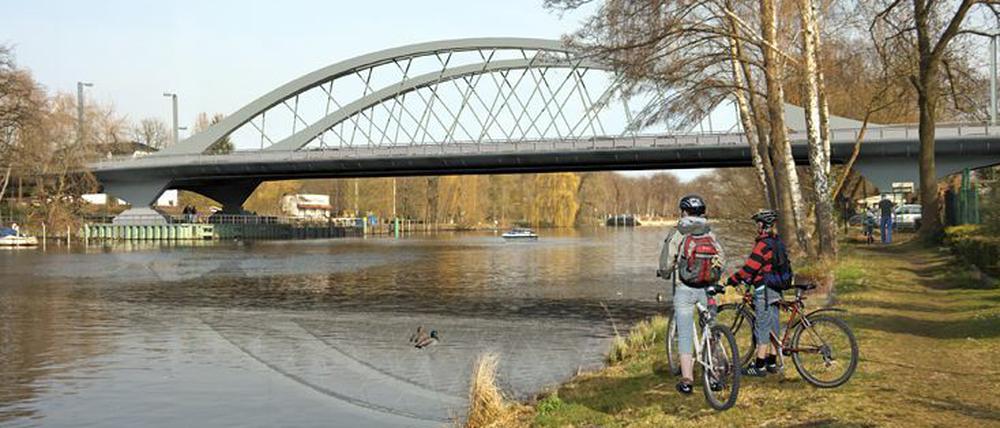 So soll die neue Freybrücke über der Havel einmal aussehen. 2016 soll das Bauwerk fertig sein.