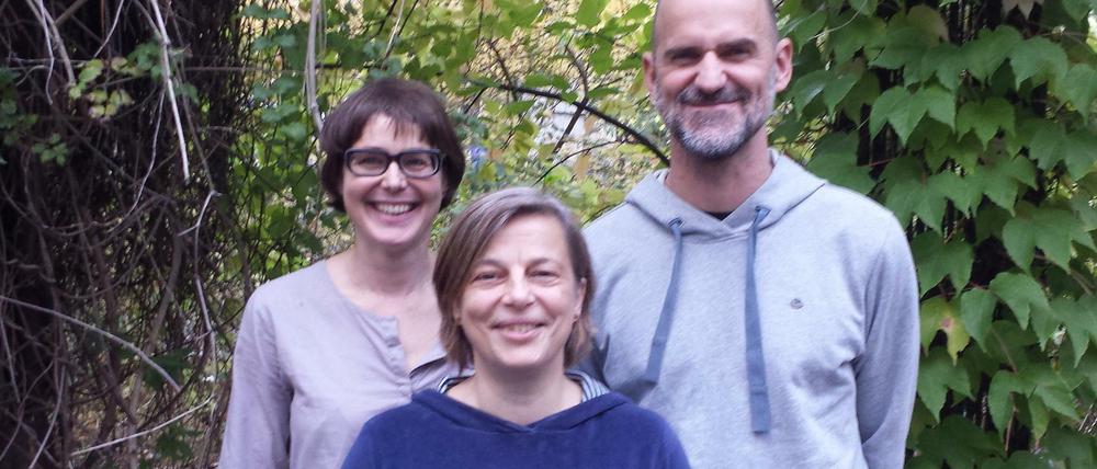 Gabi dan Droste (Mitte) mit ihren beiden Kollegen. Sie werden bis 2020 Theater am Winterfeldtplatz leiten. 