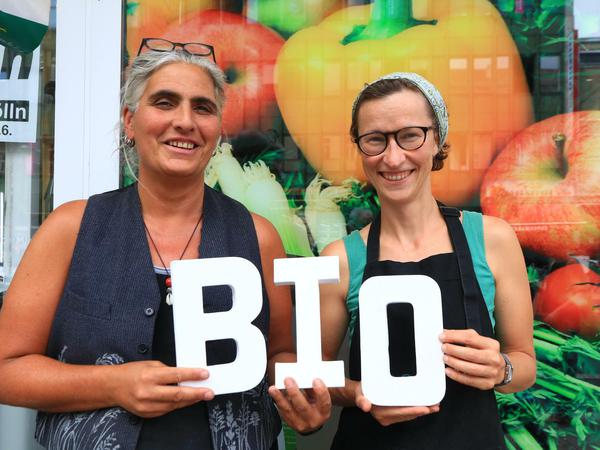 Nadia Massi (li.) und Elke Dornbach, die Inhaberinnen vom Bioladen "bioase44".
