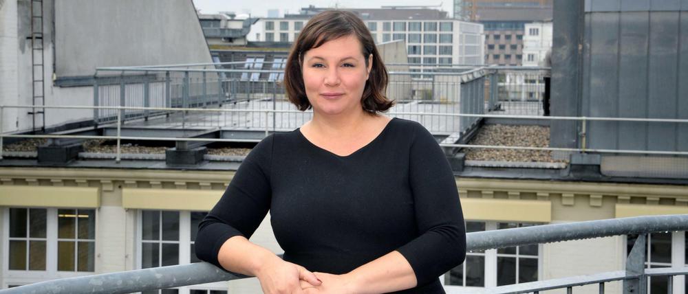 Antje Kapek, Grünen-Chefin im Abgeordnetenhaus, auf dem Dach des Tagesspiegel-Gebäudes.