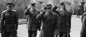 Ankunft der französischen Delegation zur Kapitulationsunterzeichnung der Wehrmacht am 8. Mai 1945 in Karlshorst.