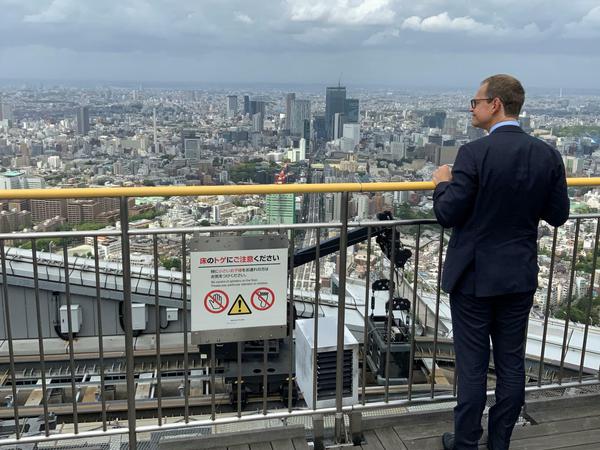 Michael Müller war im Mai 2019 mit einer Delegation der Industrie- und Handelskammer nach Tokio gereist. Er nahm unter anderem an einem Treffen seines internationalen Bürgermeister-Netzwerkes teil und traf Japans Premier Shinzo Abe.