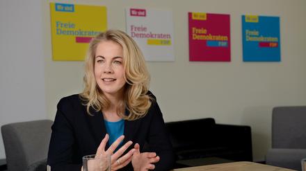 Brandenburgs FDP-Chefin Linda Teuteberg hält nichts von den Berliner Enteignungsdebatten - und will mehr bauen. 