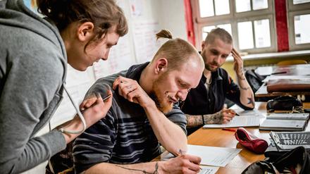 Gemeinsam lernen. An der alternativen Kreuzberger Schule für Erwachsenenbildung (SFE) gestalten die Schüler ihren Unterricht weitgehend selbst.
