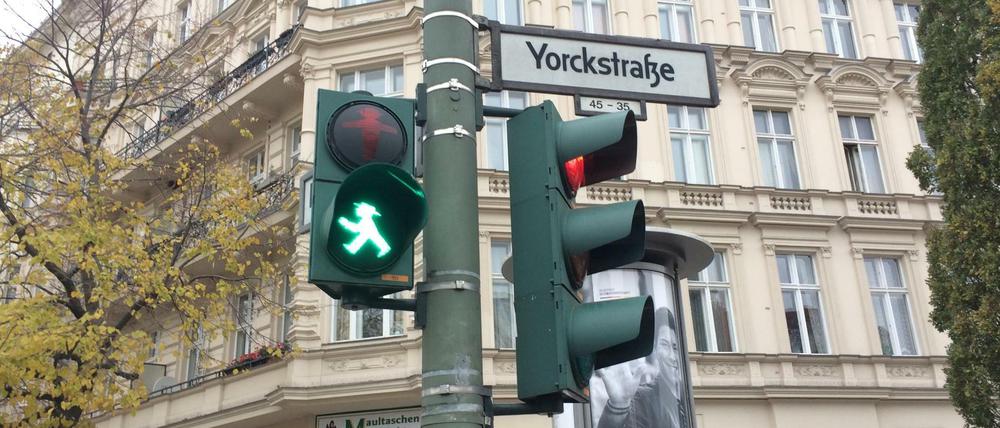 Die Kreuzung Yorckstraße / Mansteinstraße. Die Yorckstraße ist im Antrag der Grünen zur Unbenennung von Straßen in Kreuzberg dabei. 