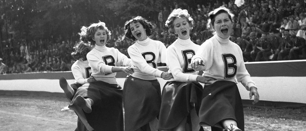 Amerikanisches Cheerleader-Team. Bad Nauheim, 1959.