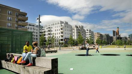 86% of 1.63 million apartements in Berlin are rental ones. 