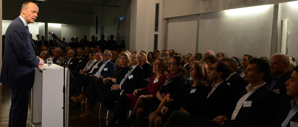 Rund 200 geladene Gäste waren zum Empfang im Verlagshaus in Kreuzberg gekommen.