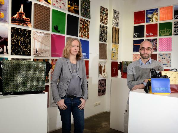 Die Gründer, Besitzer und Betreiber Anja Strubel und Heiko Braun. Ihre Idee: Taschen mit einem Korpus und austauchbare Deckel. 