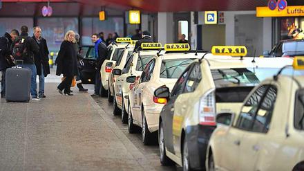 Einsteigen bitte. Die Taxi-Kurzstrecke gibt's auch künftig für vier Euro.