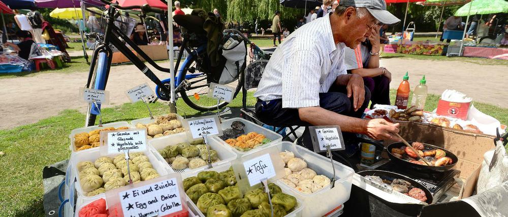 Thai-Markt im Preußenpark: Einheimische wie Touristen schätzen das Streetfood-Angebot.