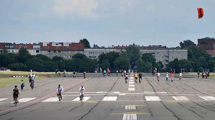 An den Rändern des ehemaligen Flugfelds Tempelhof könnten Sozialwohnungen entstehen.