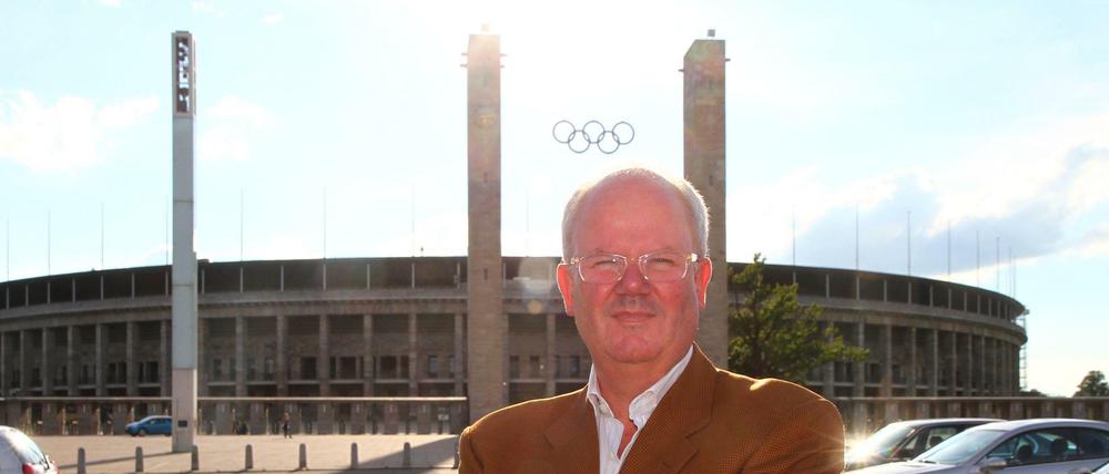 Olympiastadion-Chef Joachim E. Thomas. Welcher Dienstwagen ist für ihn passend?