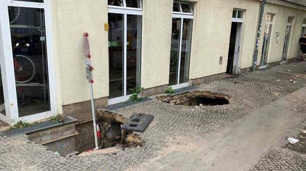 Die tiefen Löcher im Gehweg der Kaskelstraße waren bis Donnerstagmittag noch nicht repariert. 