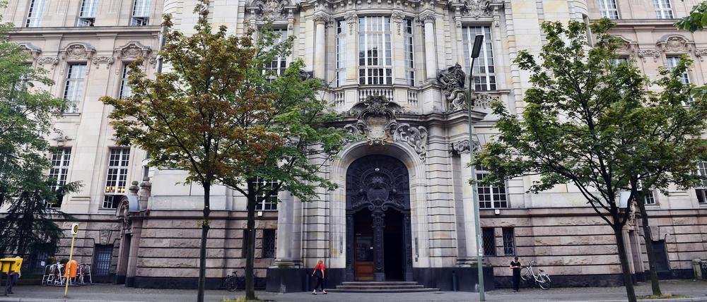 Vor dem Berliner Landgericht müssen sich zwei Männer wegen Totschlags verantworten. 