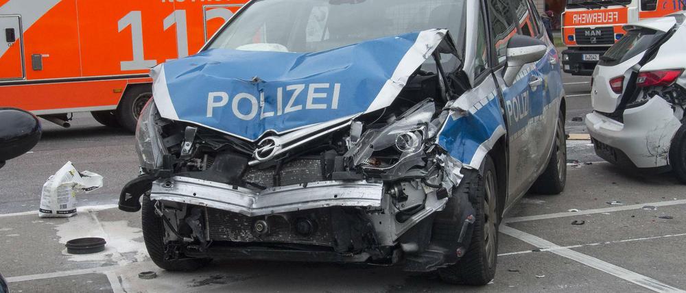 Der verunfallte Polizeiwagen (Archivbild).