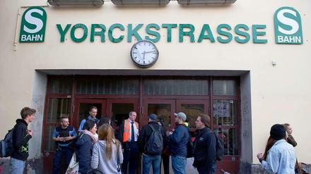 Der S-Bahnhof Yorckstraße musste für mehrere Stunden gesperrt werden.
