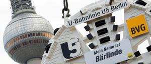 2013 hing Bärlindes Schneidekopf noch in der Berliner Luft - inzwischen hat die Riesenbohrmaschine den Tunnel für die Verlängerung der U 5 fast fertiggestellt. 