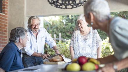 Fit und gesund. Besonders ältere Menschen sollten auf die Ernährung achten.