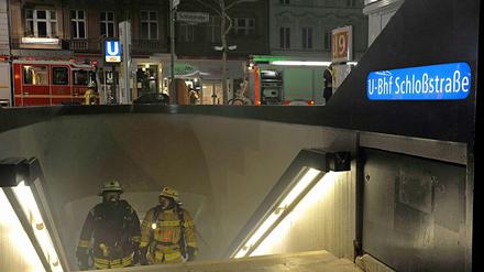 Am Freitagabend kam es zwischen den U-Bahnstationen Rathaus Steglitz und Schloßstraße zu einem Brand.