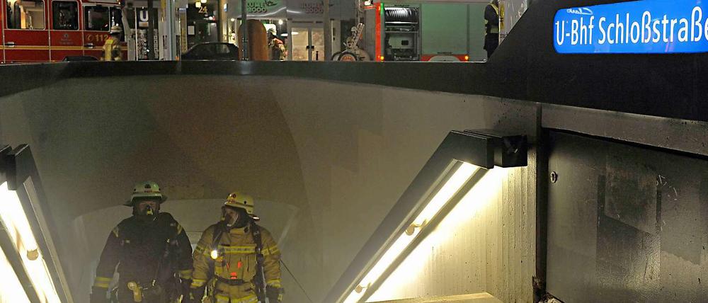 Am Freitagabend kam es zwischen den U-Bahnstationen Rathaus Steglitz und Schloßstraße zu einem Brand.