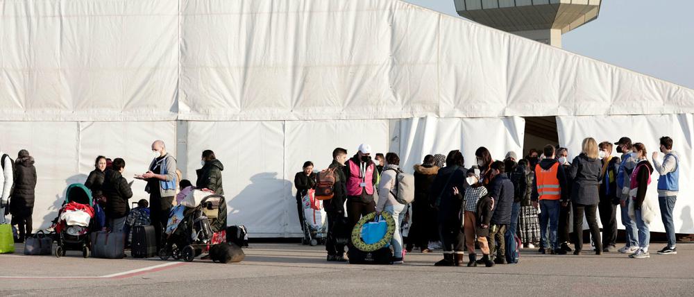 In Tegel sollen nun Asylbewerber im Katastrophenschutzzelt untergebracht werden können.