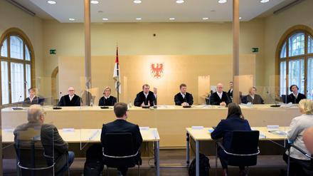 Das Gericht bei der Urteilsverkündung am Freitag – das Paritätsgesetz in Brandenburg wurde gekippt.