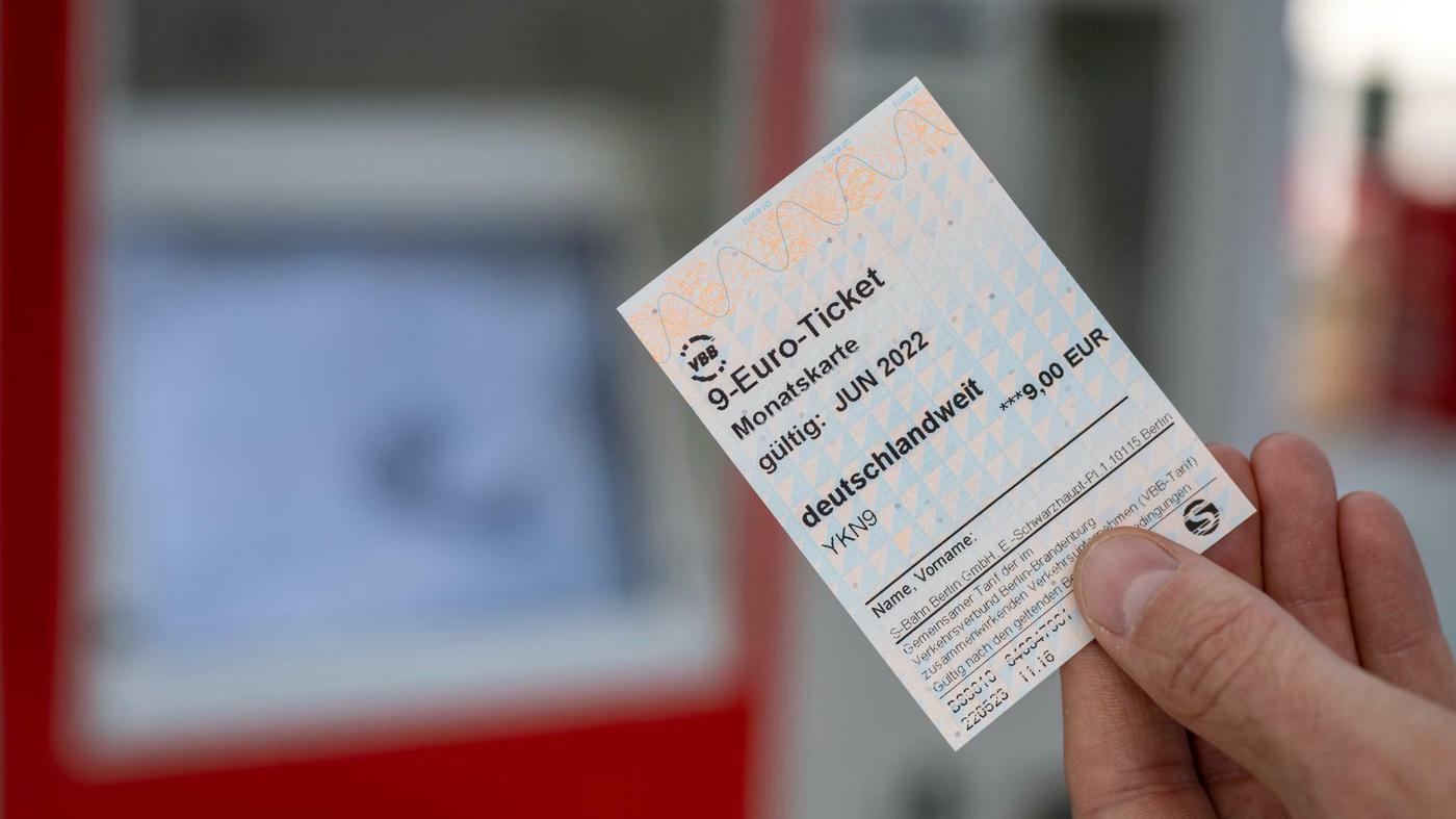 Bundesweite Bahnreisen sind mit Zeitkarten möglich 9EuroTicket für