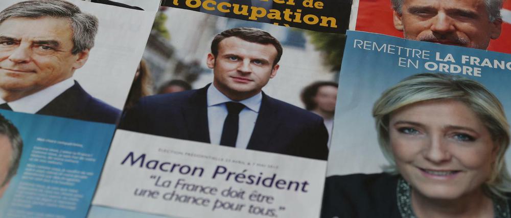 Qual der Wahl: Unterlagen zu den französischen Präsidentschaftskandidaten.