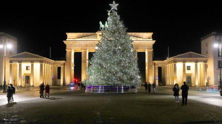 Wer sich nicht in volle Züge quetschen möchte, genießt die weihnachtliche Stimmung lieber in Berlin.