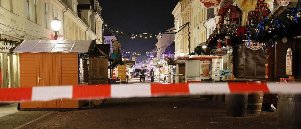 Der Weihnachtsmarkt in der Potsdamer Innenstadt war am Freitag für mehrere Stunden gesperrt 