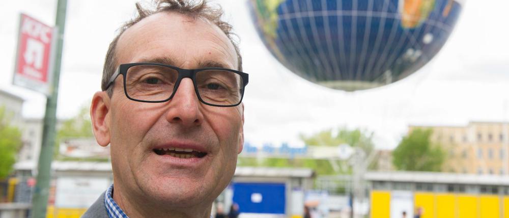 Frank Hellberg, Geschäftsführer von Air Service Berlin, die den "Welt"-Ballon betreibt.