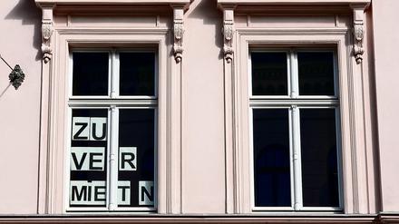 Streit um kostbares Gut. Die Mieten von Wohnungen in Berlin reguliert nun wieder der neue Mietspiegel.