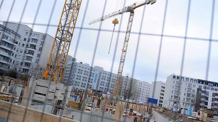 Um der wachsenden Nachfrage nach Wohnraum gerecht zu werden, will der Berliner Senat jährlich 9000 neue Wohnungen bauen.
