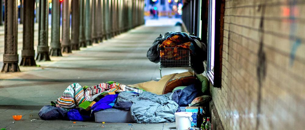 Viele Obdachlose wollen nicht in die Notunterkünfte oder finden keinen Platz. Die Alternative ist der Schlafsack.