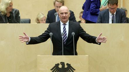 Dietmar Woidke (SPD), Ministerpräsident in Brandenburg und neu gewählter Bundesratspräsident, bei einer Rede im Bundesrat Anfang Oktober. 