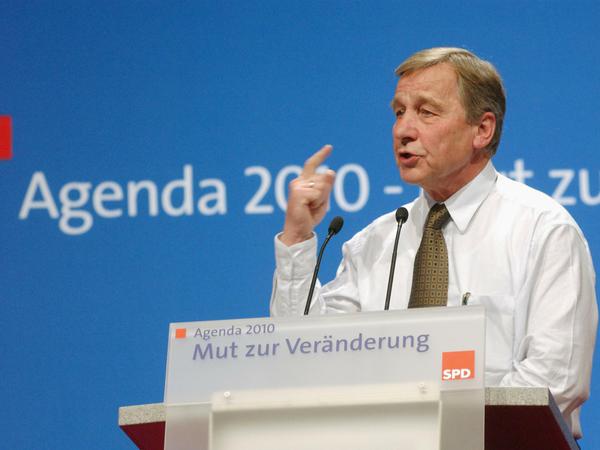 Wolfgang Clement, auf dem Bundesparteitag der SPD 2003 zur Agenda 2010.