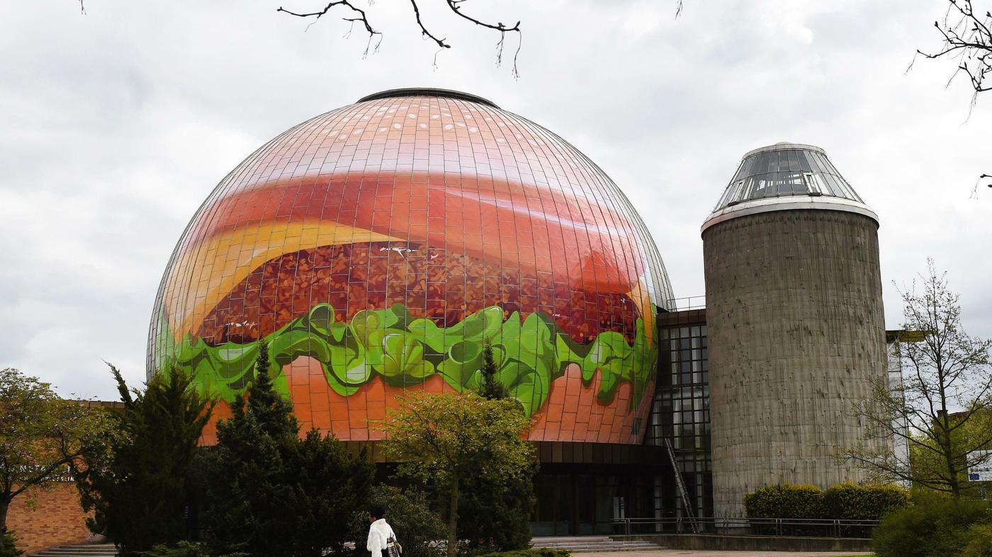 elektroroller sieht aus wie ein fahrrad