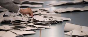 In einigen Wahllokalen gingen die Stimmzettel aus