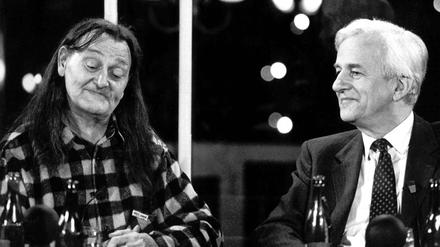 Der Kabarettist Wolfgang Neuss und der Regierende Bürgermeister Richard von Weizsäcker 1983 in der SFB-Talkshow "Leute".