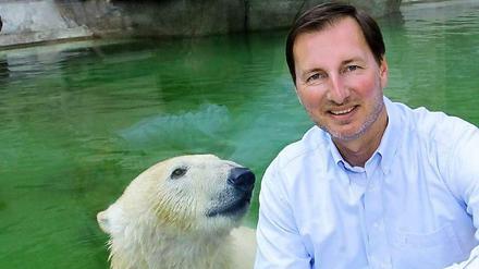 Hey, er will die Eisbärn sehen ... aber nicht mehr in München: Andreas Knieriem wird Zoochef in Berlin.