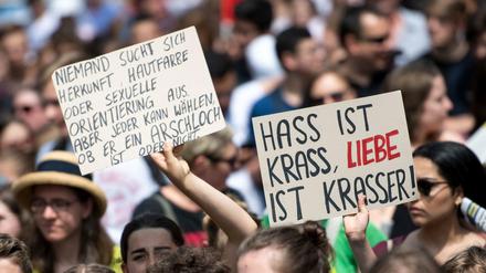 Am 13.Oktober will ein breites Bündnis in Berlin für eine offene Gesellschaft demonstrieren.
