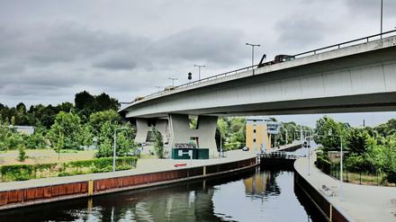 Die Rudolf-Wissell-Brücke in Berlin-Charlottenburg.