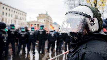 Großaufgebot: Die Berliner Polizei bereitet sich auf einen schwierigen Einsatz am Mittwoch im Regierungsviertel vor.