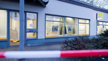 In dieser Commerzbank-Filiale in der Kiepertstraße wurde der Geldautomat gesprengt.