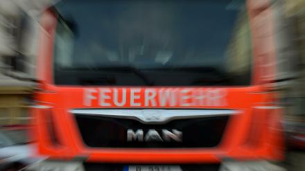Die Feuerwehr löschte in der Nacht zu Dienstag mehrere Brände in Berlin.