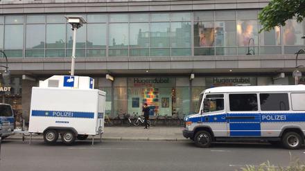 Am Hermannplatz setzt die Polizei jetzt auch mobile Videoüberwachung ein.