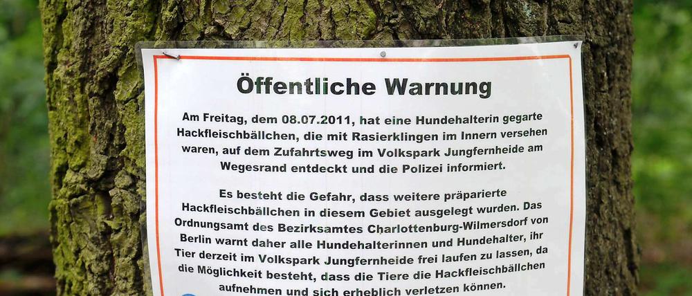 Das Ordnungsamt Charlottenburg warnt vor in der Jungfernheide ausgelegten Hackfleischbällchen, in denen Rasierklingen versteckt waren.