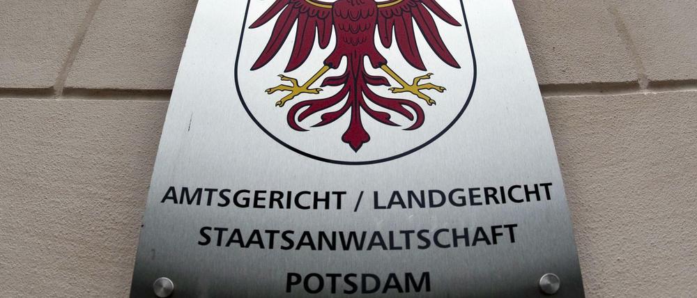 Vor dem Landgericht Potsdam muss sich ein 37-Jähriger wegen versuchten Mordes verantwortlichen.